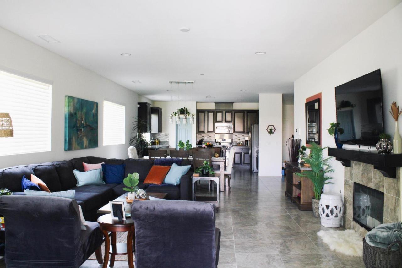 Entire Bungalow W/ Private Pool Near Palm Springs! Indio Esterno foto