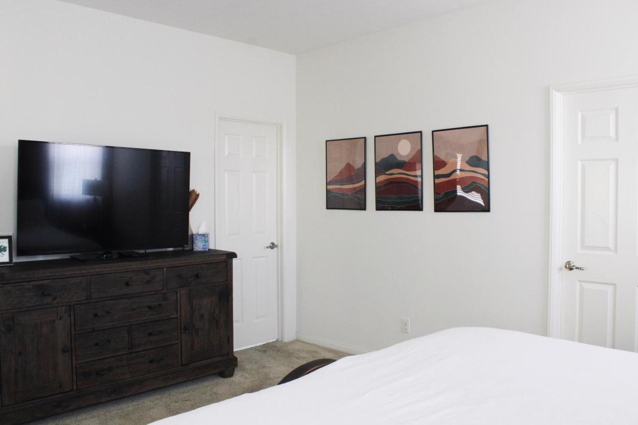 Entire Bungalow W/ Private Pool Near Palm Springs! Indio Esterno foto