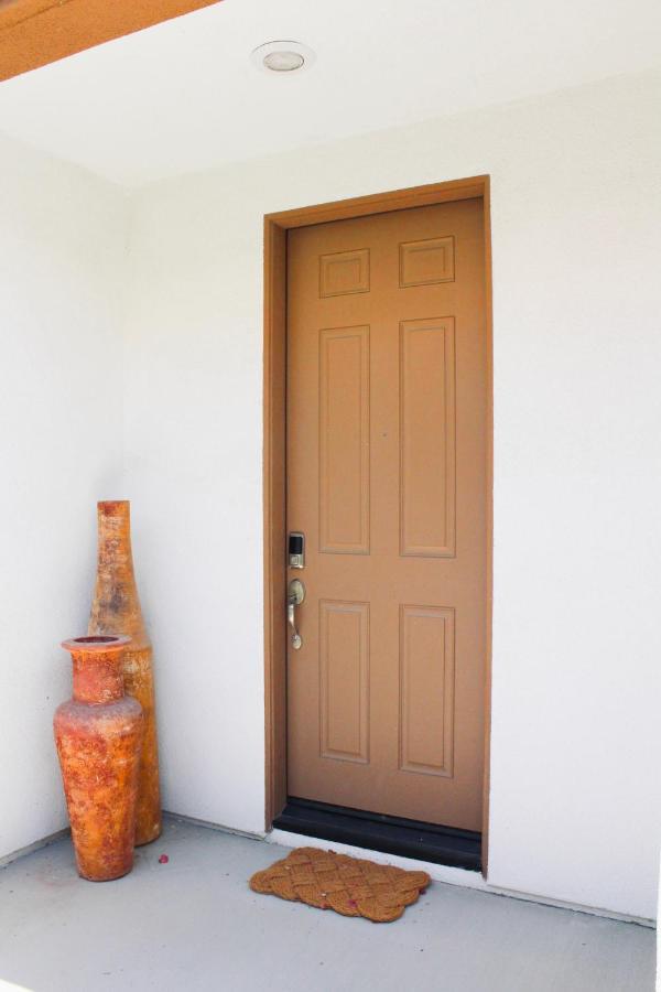 Entire Bungalow W/ Private Pool Near Palm Springs! Indio Esterno foto