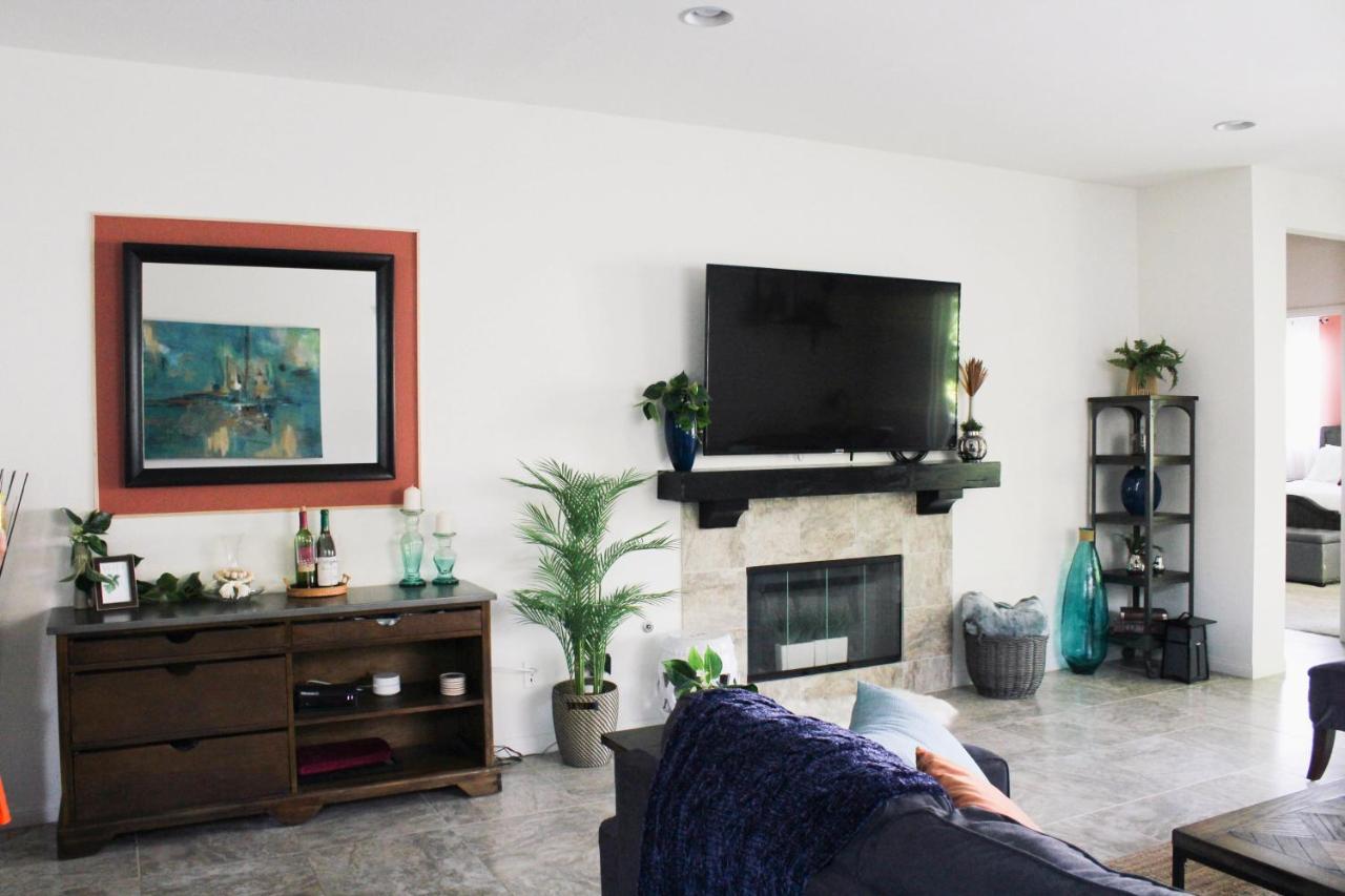 Entire Bungalow W/ Private Pool Near Palm Springs! Indio Esterno foto