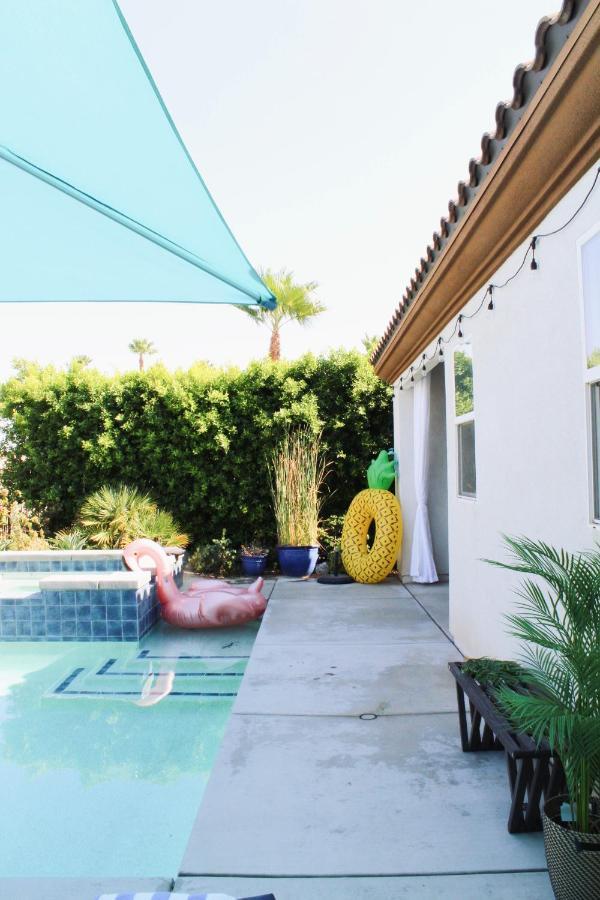 Entire Bungalow W/ Private Pool Near Palm Springs! Indio Esterno foto