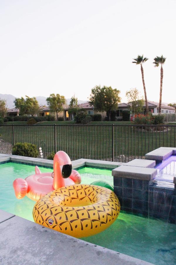Entire Bungalow W/ Private Pool Near Palm Springs! Indio Esterno foto