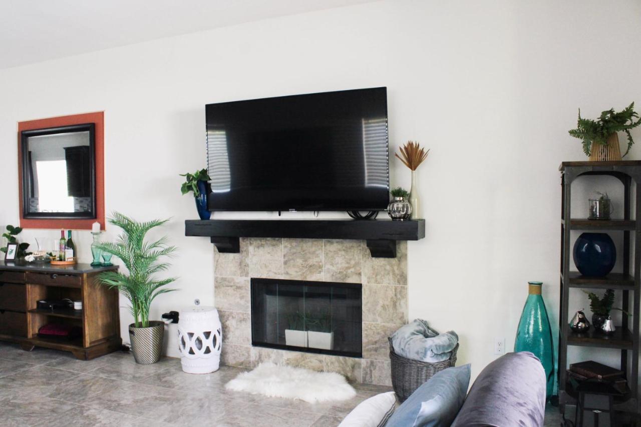 Entire Bungalow W/ Private Pool Near Palm Springs! Indio Esterno foto